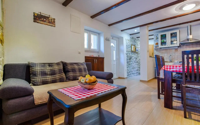 Tomo Apartment