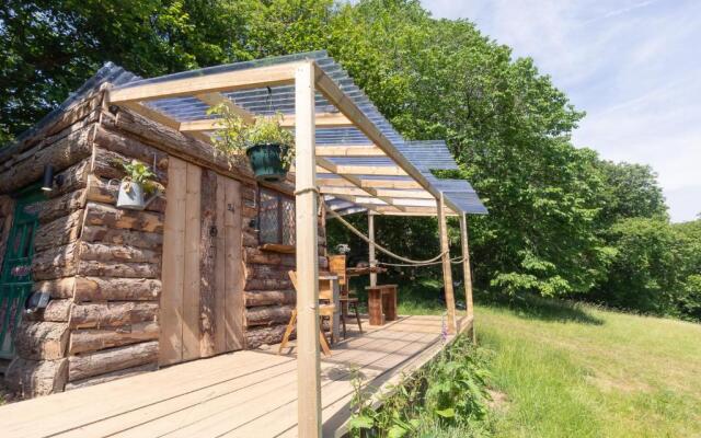 Wood Cabin & 4 Large Bell Tents - Hapus Hideaway