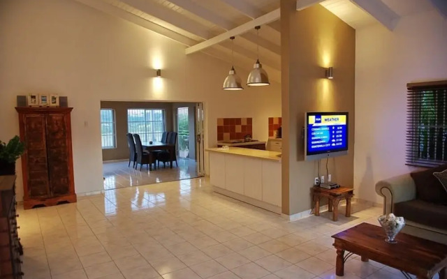 Bantopa Apartments and Villas