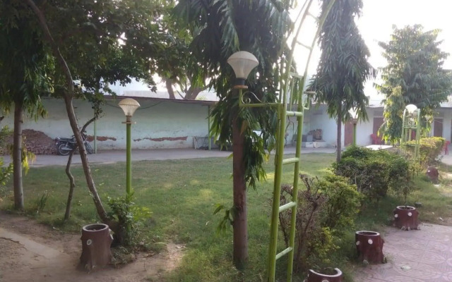 Hotel Shiv Palace