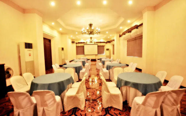 RedDoorz Plus @ Calle Crisologo Vigan