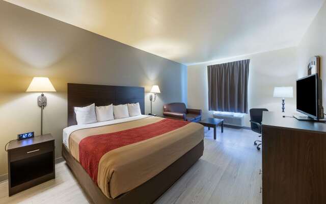 Econo Lodge Inn & Suites Bridgeport