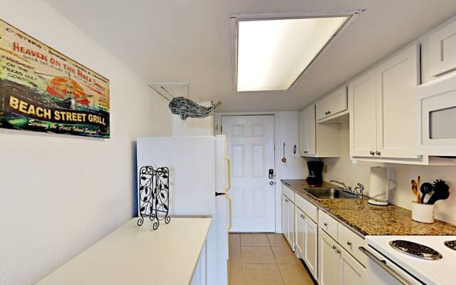 125 Sea Breeze - Studio Condo