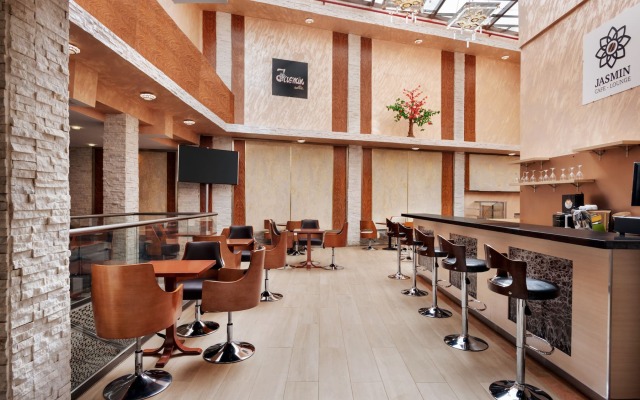 Days Hotel and Suites by Wyndham Dakar