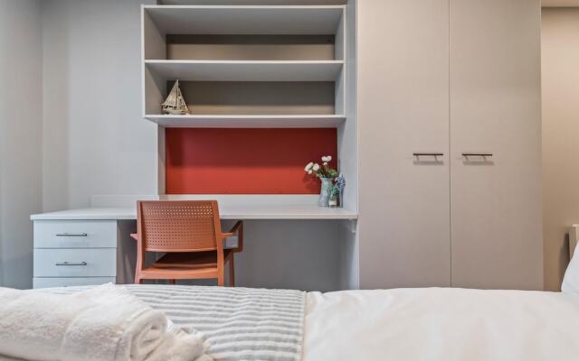 Central Modern Apt with Fast Wifi 6br - Sleeps6