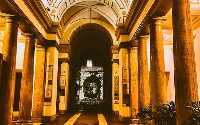 Alius And Freerome Hotel