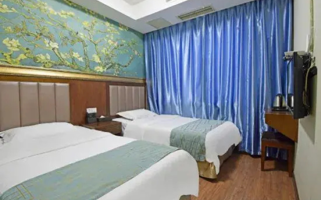Chongqing Jinyue Bay Hotel（tushuguanditiezhanxinanyiyuandian）