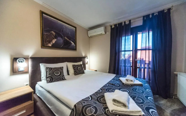 Talismano Restaurant & Apartments