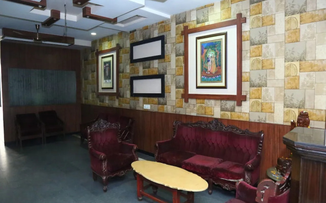 OYO 1067 Hotel Surbhi