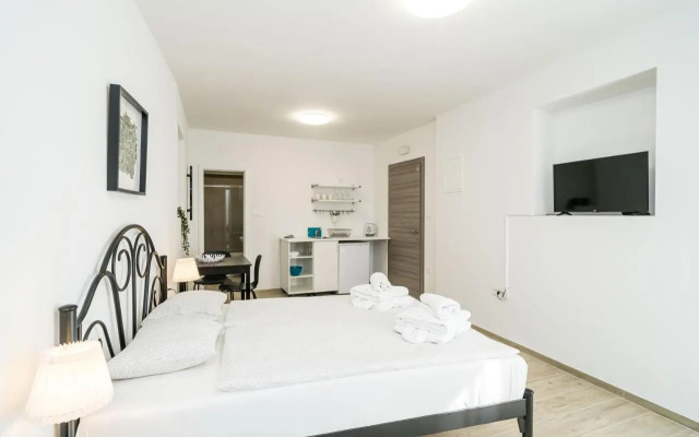 Residence & Pool Villa Schwarz Suites