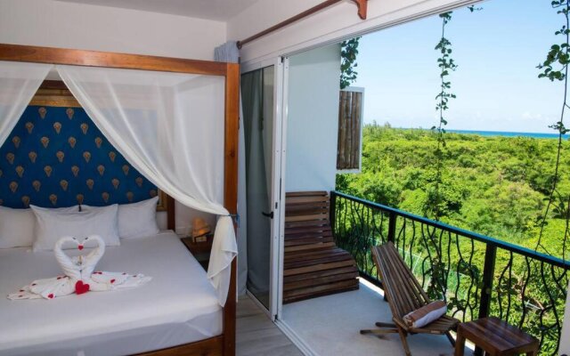 Oceanview Luxury Suite Steps from Quinta Avenida Balcony Infinity pool HMoon