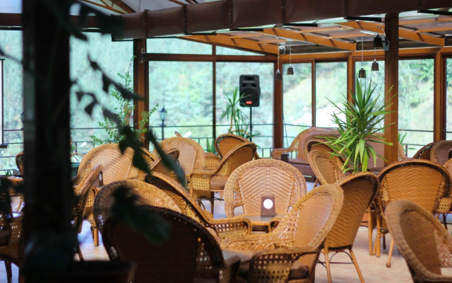 Отель Best Western Plus Paradise Hotel Дилижан