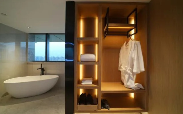 Wenzhou College City Maison New Century Hotel