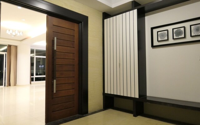 Gurney Seafront Supercondo 4b Penthouse