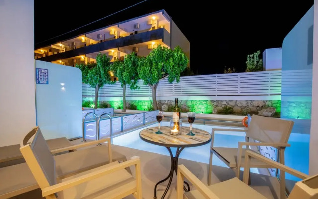 Stay Helios - Aparts & Pool Suites