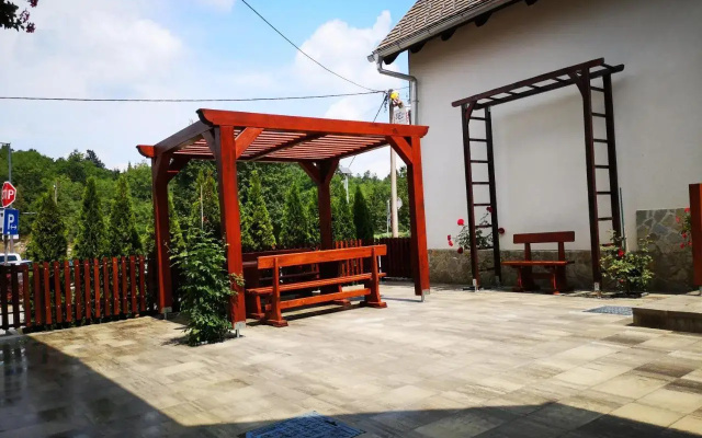 Holiday House Kod Ajke