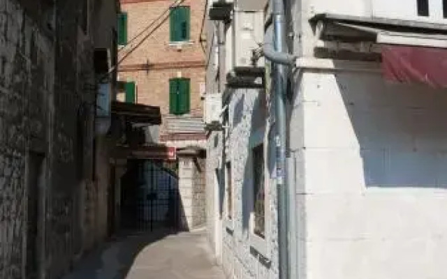 Rooms Split Pezelj