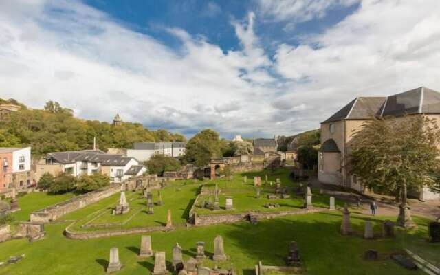 JOIVY Ultra Gorgeous 3bd Old Town Apt w\ Balcony&Parking