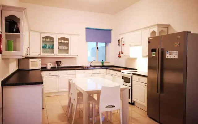 Stunning 4 Bedroom Apart. Near Balluta Bay