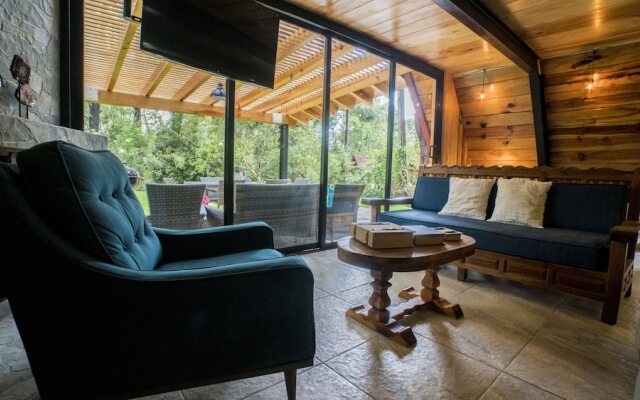 Valle de Bravo Family Retreat Cabin Surrounded by Nature