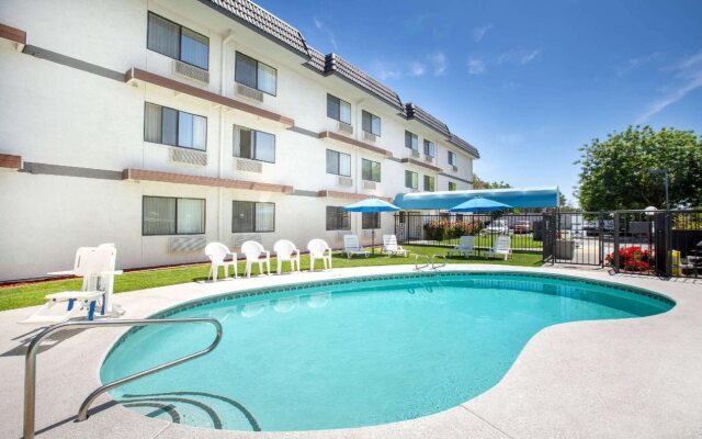 Days Inn By Wyndham Woodland