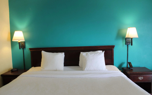 Days Inn by Wyndham Marianna