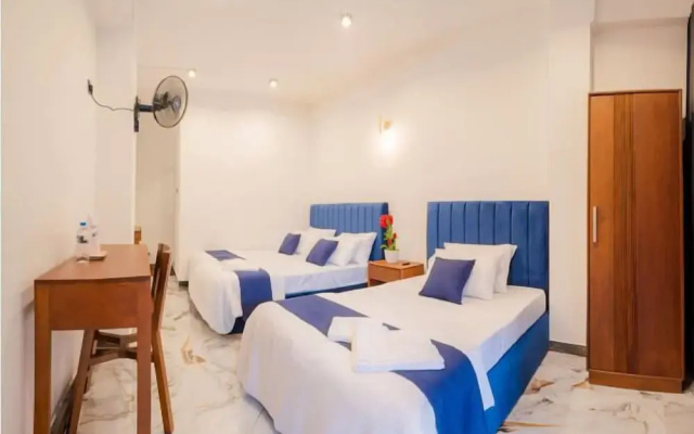 Fogy Ella Hotel
