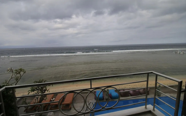 Green Beach Inn