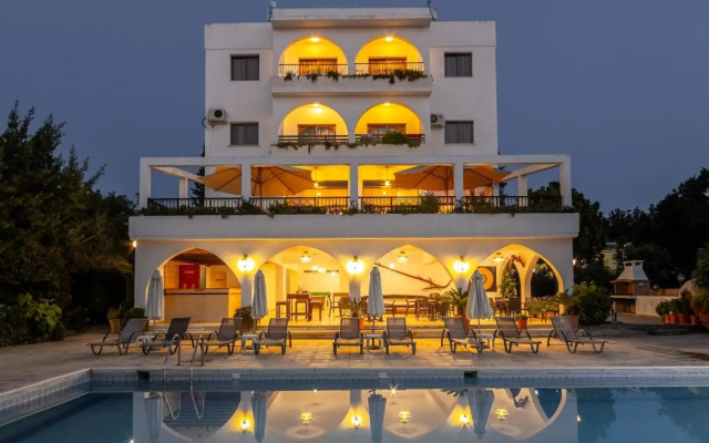 Stephanos Hotel Apts