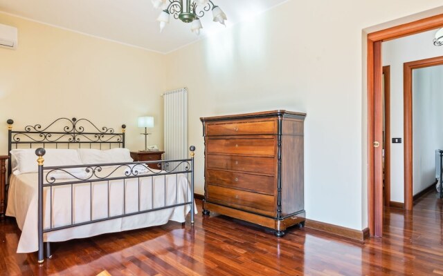 Peaceful Holiday Home in Punta Milocca With Private Pool