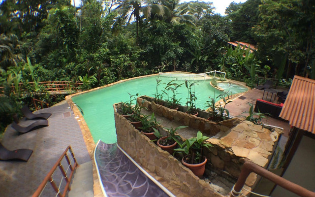 Hotel Rana Roja