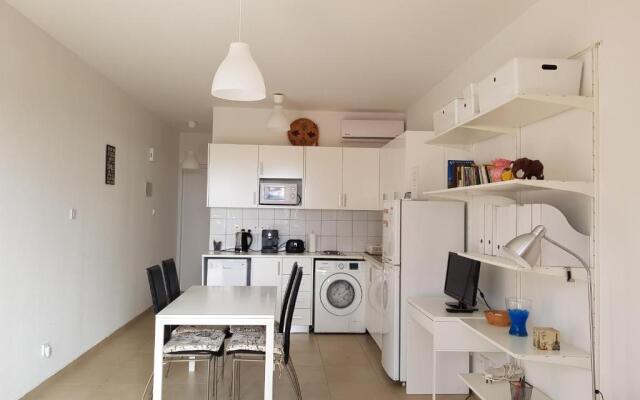 Ariadne apt 103 -300m from Lighthouse beach