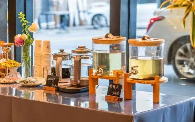 Rezen Select Hotel (Taizhou Linhai Duqiao Baolong Square)