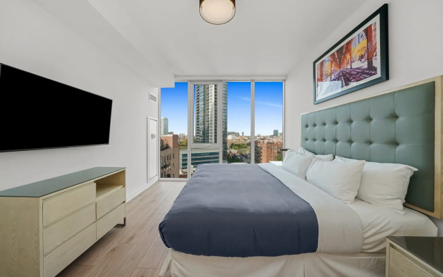 Level Chicago - River North