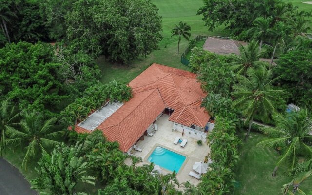 Golf Villa Close to the Beach No00