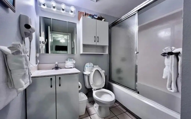 Pelican Beach 0404 1 Bedroom Condo by Pelican Beach Management