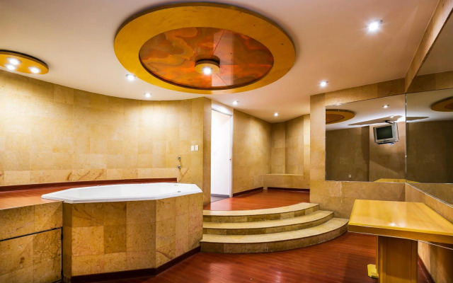 Capital O Hotel Casa Blanca, Morelia