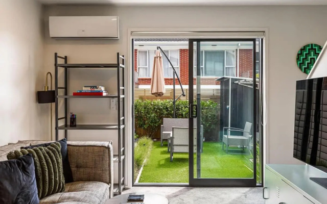 Modern 2br Townhouse Close To Aucklands Best