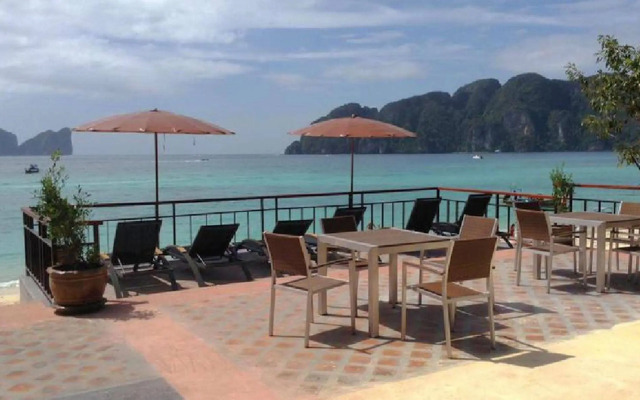 Phi Phi Long Beach Resort & Villa