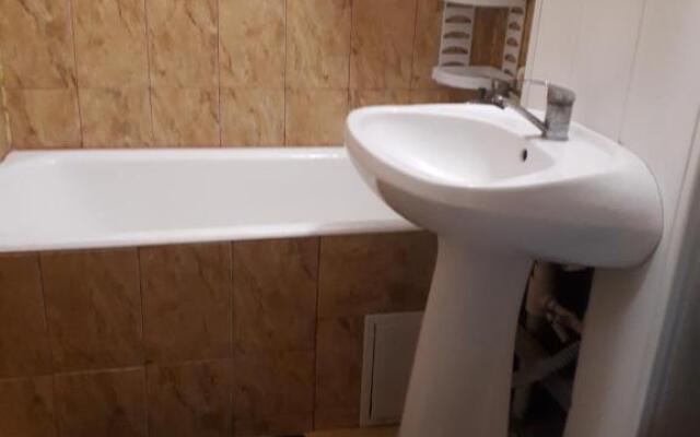 apartament 2 camere semidecomandat "LA GICU"