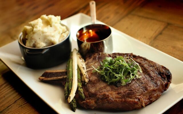 Chateau Merrimack Resort & Spa