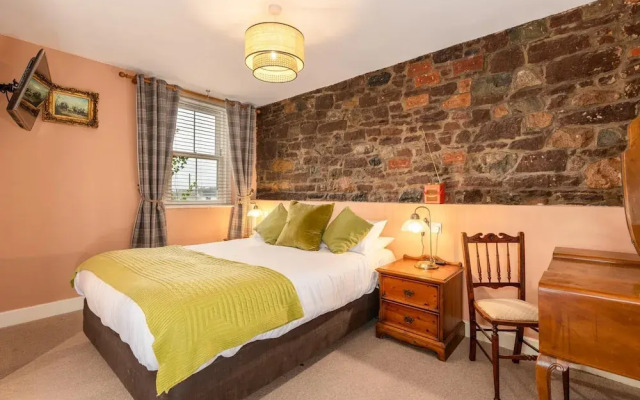 The Red Admiral Hotel