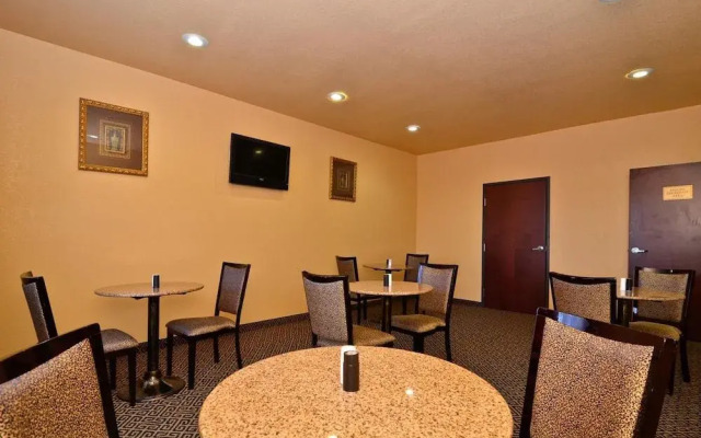 HiWay Inn Express of Broken Bow