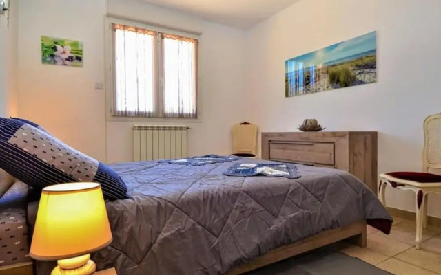 Cozy Villa in Saint-laurent-la-vernede
