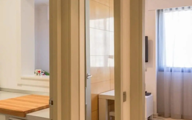 Engracia Square 1-bedroom Apartment in Chamber