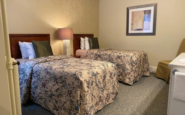 Kingston Hotel