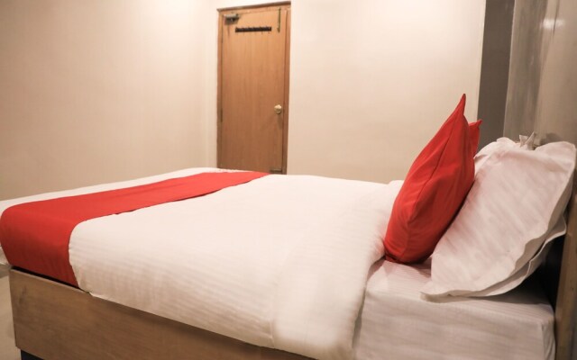 OYO 15752 KBR Residency