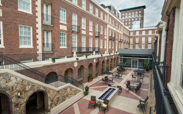 Magnolia Hotel Omaha