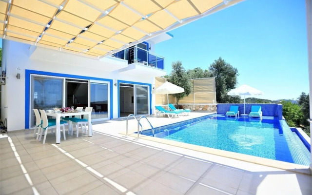 Villa Sahin by Helaltatilvillari