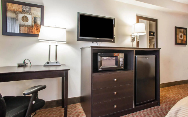 Comfort Inn & Suites